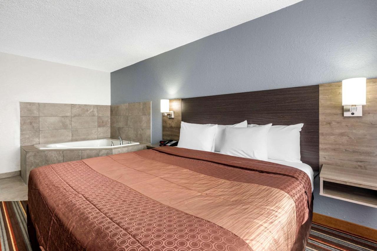 Quality Inn & Suites Sulphur Springs Exterior foto